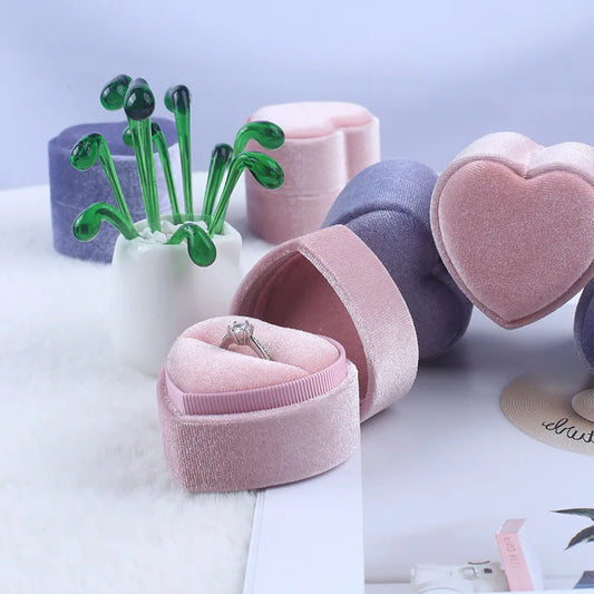New Creative Heart Shaped Velvet Ring Box Jewelry Packaging Storage Box Propose Marriage Wedding Ring Organizer Display Case