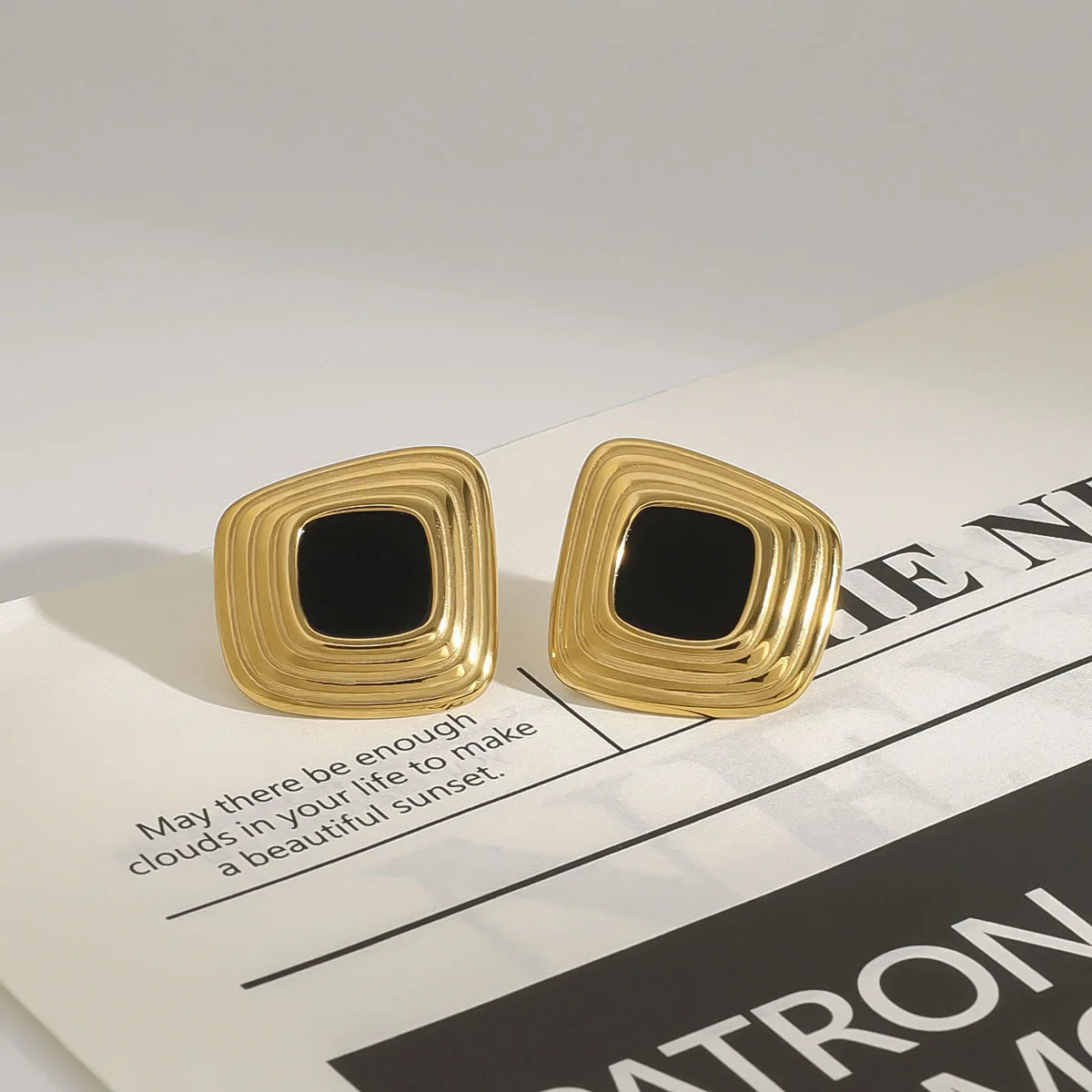 New Style Dainty 18K Gold Stainless Steel Earring Pearl Fashion Flower Glass Pearl Drop Earrings