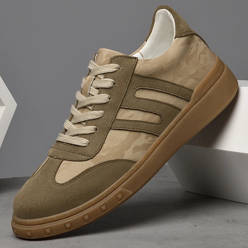 Men's Skateboarding Shoes Sneakers Skate Shoes Microfiber Leather Fashion Internal Height Increasing Thick Sole Platform Retro