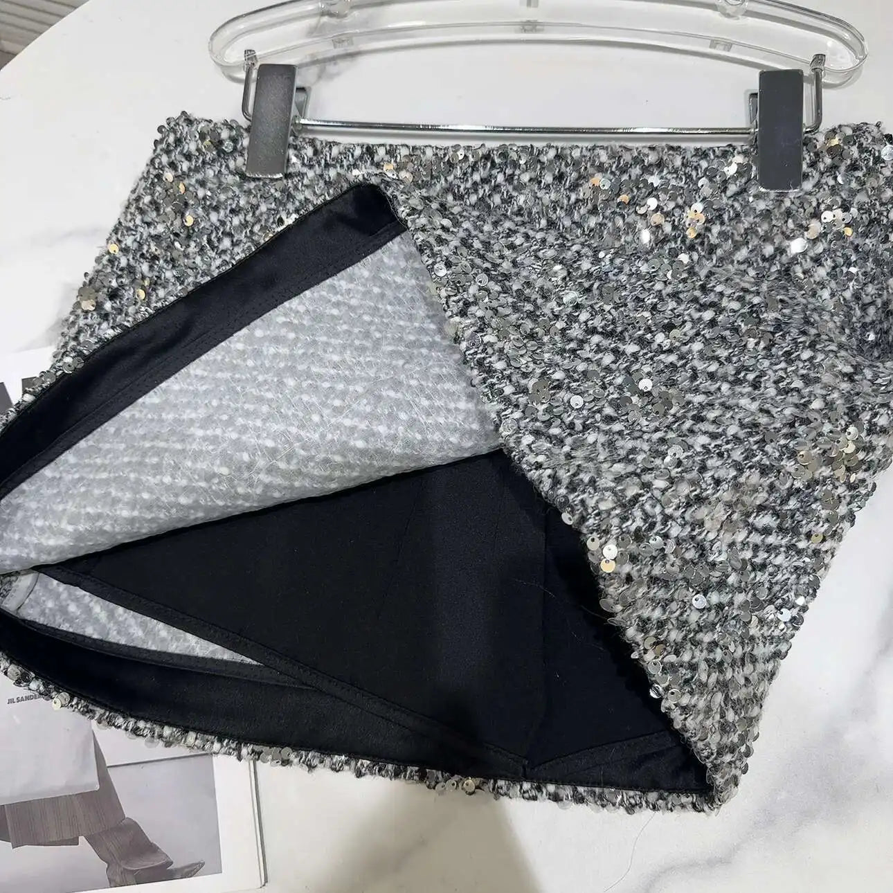 DEAT Trendy New Collection Women's Sequins Tweed Skirts 2025 Spring Fashion Zipper High Waist Wrap Hip Skirt Female 11XX7555