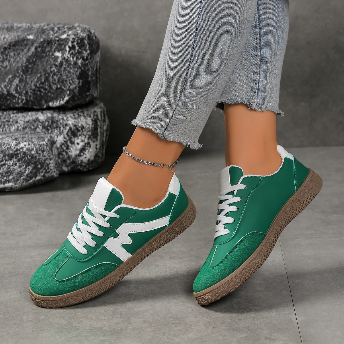 Lightweight Comfortable Sneakers for Women Fashion Striped Lace Up Sports Shoes Woman Casual Breathable Green Sneakers Plus Size