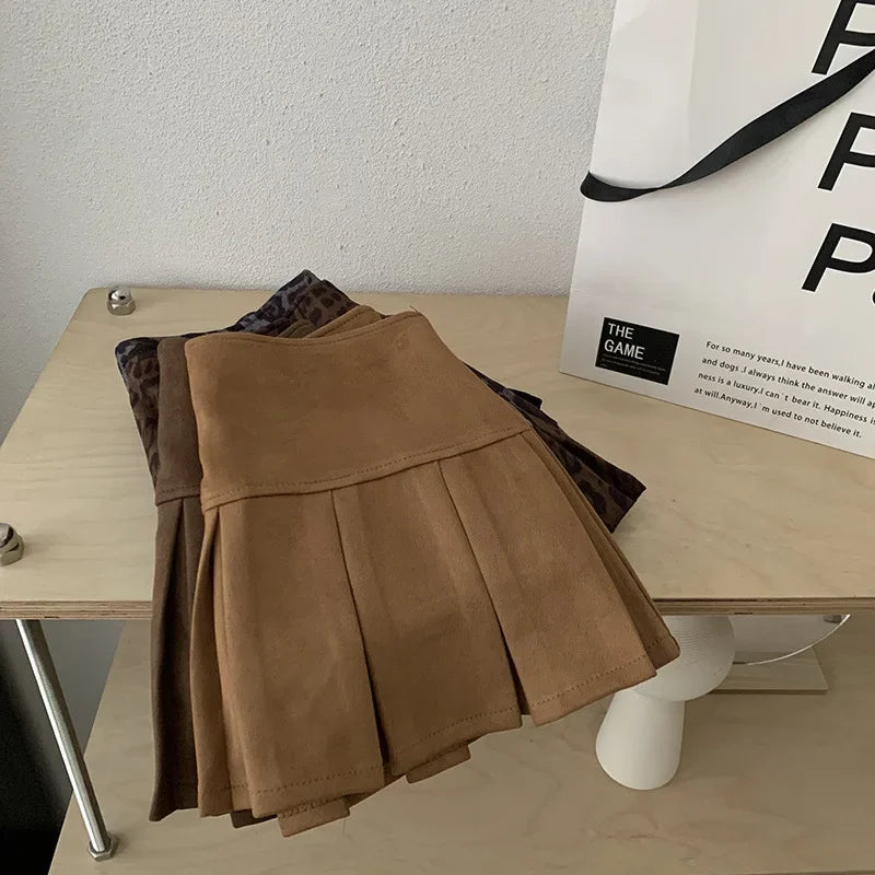 Oumale Pure Color Suede Mini Skirt Women's Autumn New Korean Style Slimming Anti-Light Pleated Short Skirt A- Line