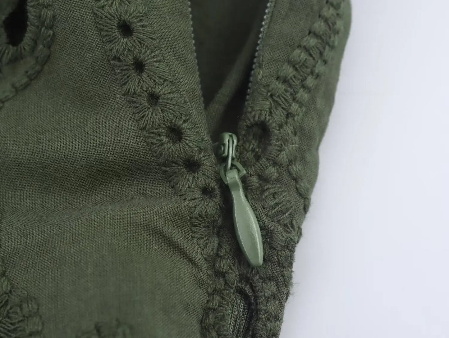 Women Embroidered Hollow A-line Dress Retro Lapel Backless Sleeveless High Waist Pleated Side Zipper Solid Color Midi Dress