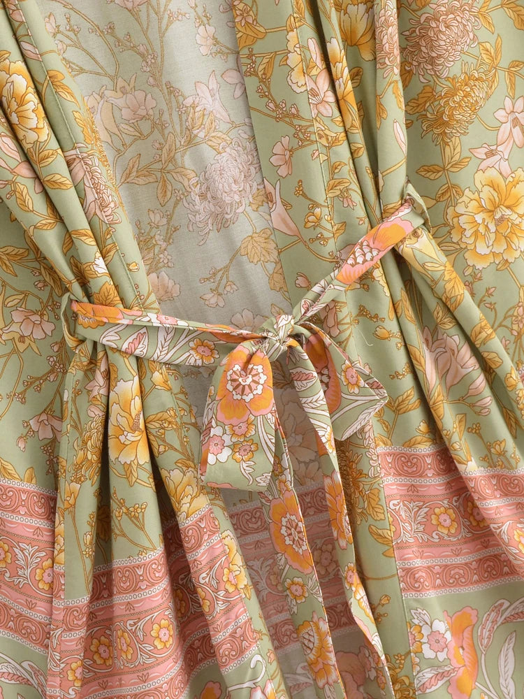 Boho Queens Multi Floral Print Sashes Short Kimono Women Bohemian V Neck Batwing Sleeves Rayon Robe Beach Bikini Cover-up