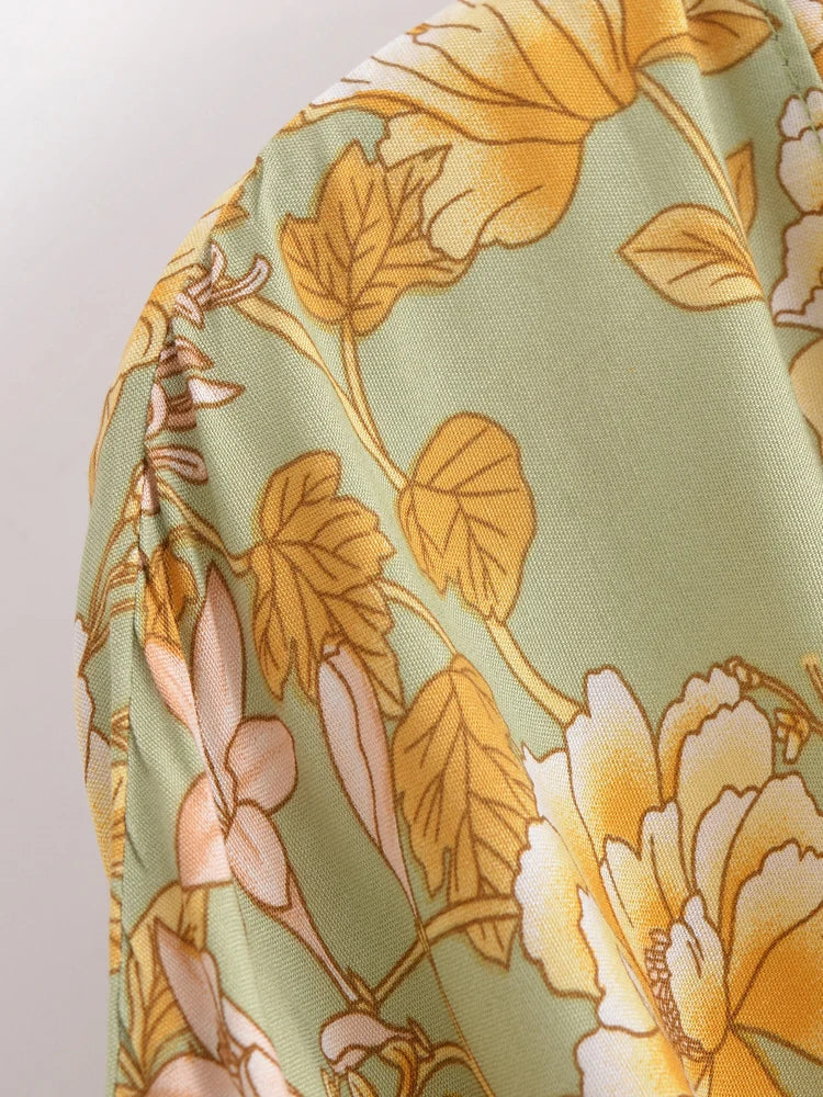 Boho Queens Multi Floral Print Sashes Short Kimono Women Bohemian V Neck Batwing Sleeves Rayon Robe Beach Bikini Cover-up