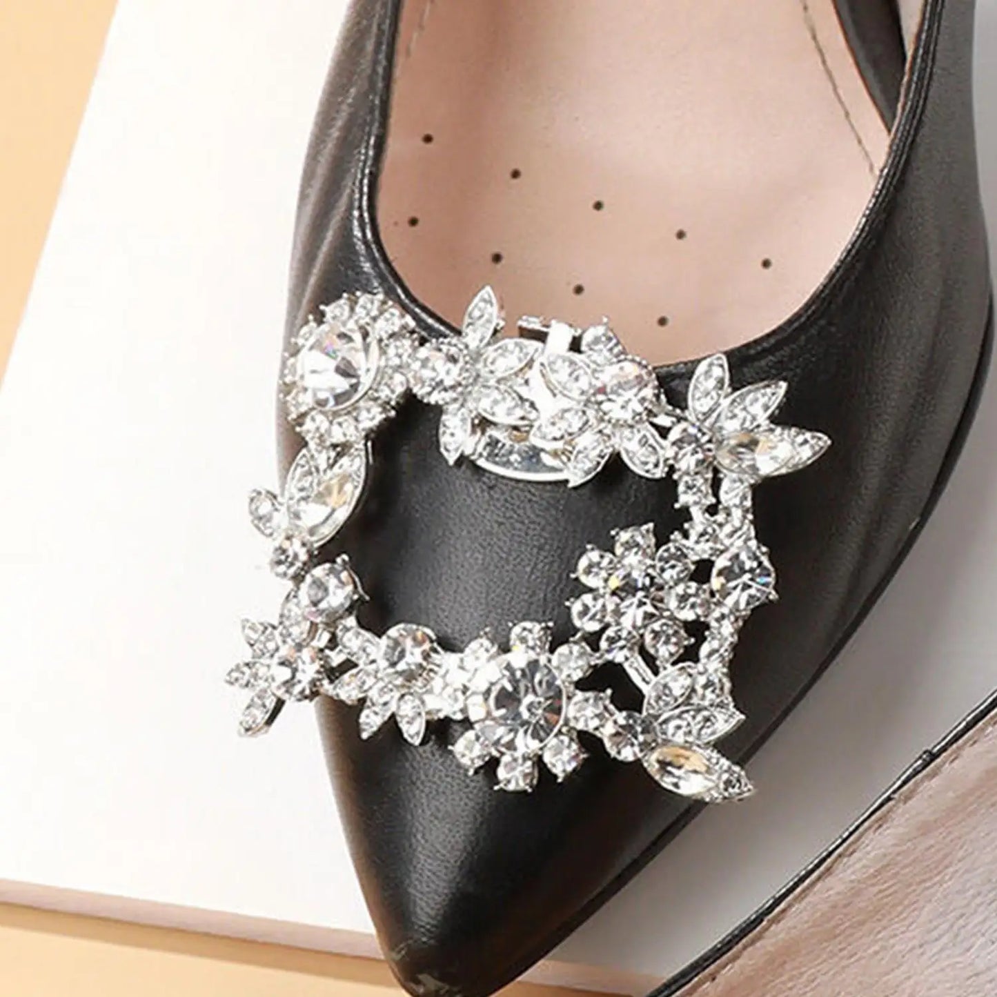 1PC Removable Lady Shoe Clips Wedding Bride Shoes Decoration Women High Heel Charms Jewelry Rhinestones Crystal Shoes Decoration