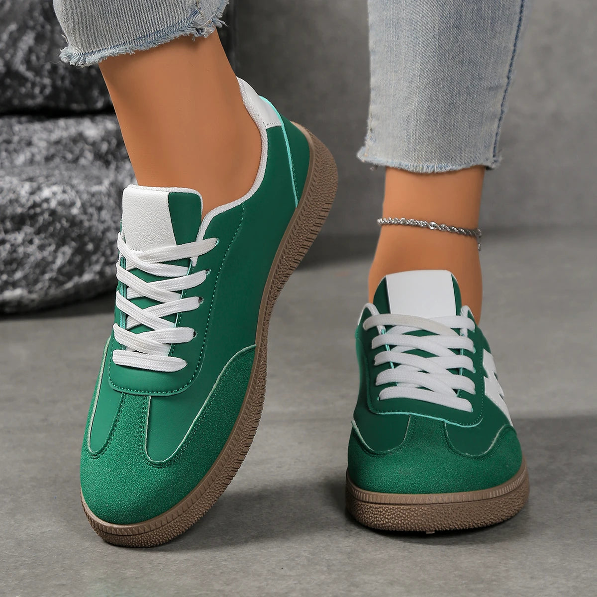 Lightweight Comfortable Sneakers for Women Fashion Striped Lace Up Sports Shoes Woman Casual Breathable Green Sneakers Plus Size