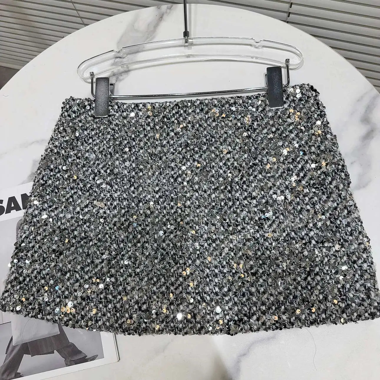 DEAT Trendy New Collection Women's Sequins Tweed Skirts 2025 Spring Fashion Zipper High Waist Wrap Hip Skirt Female 11XX7555