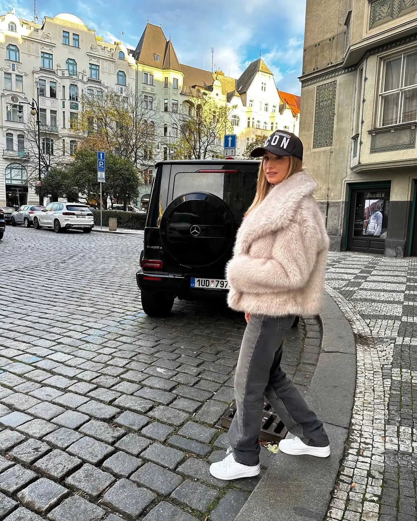 2025 Women Fashion Cropped Faux Fur Jacket Coat Long Sleeve Front Snap-button Female Outerwear Chic Lapel Collar Thick Coat