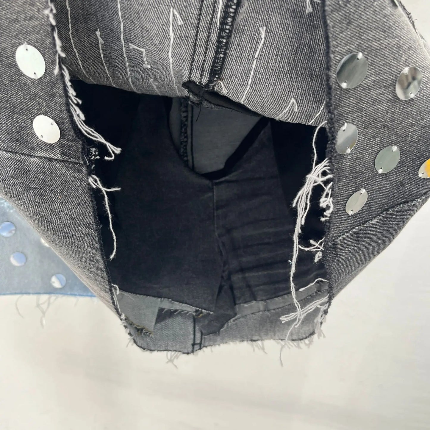 Black Skirt Korean Style Slimming Denim Skirt Women 2024 Summer New High Waist Fashionable Sequins Frayed A- Line Mini Skirts