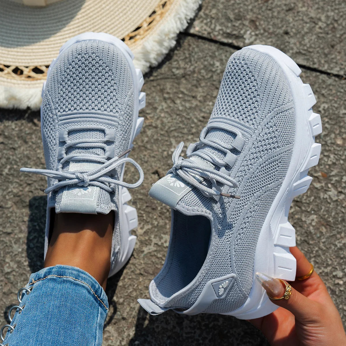 Women Shoes Mesh Casual Shoes Platform Soft Sole Tennis Shoes Knitted Shallow Vulcanized Shoe Lightweight Lace-up Women Sneakers