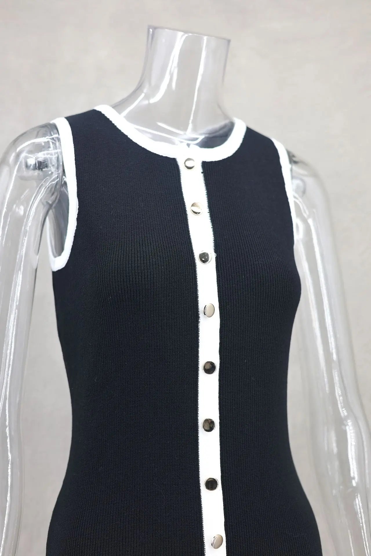 Elegant Knitted Midi Dresses Women's Black White Patchwork Slit Single Breasted Sleeveless Curvy Dress 2025 Summer Street Wear