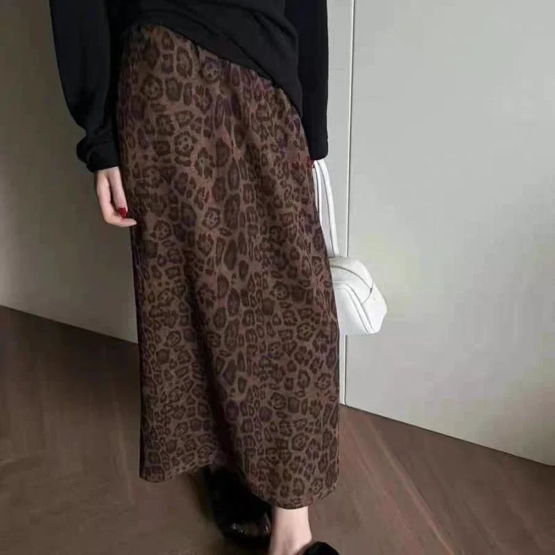 Leopard Print Midi Skirt for Women in Autumn and Winter Mid to Long, Elastic Waisted Retro Skirt All Match Long Skirt