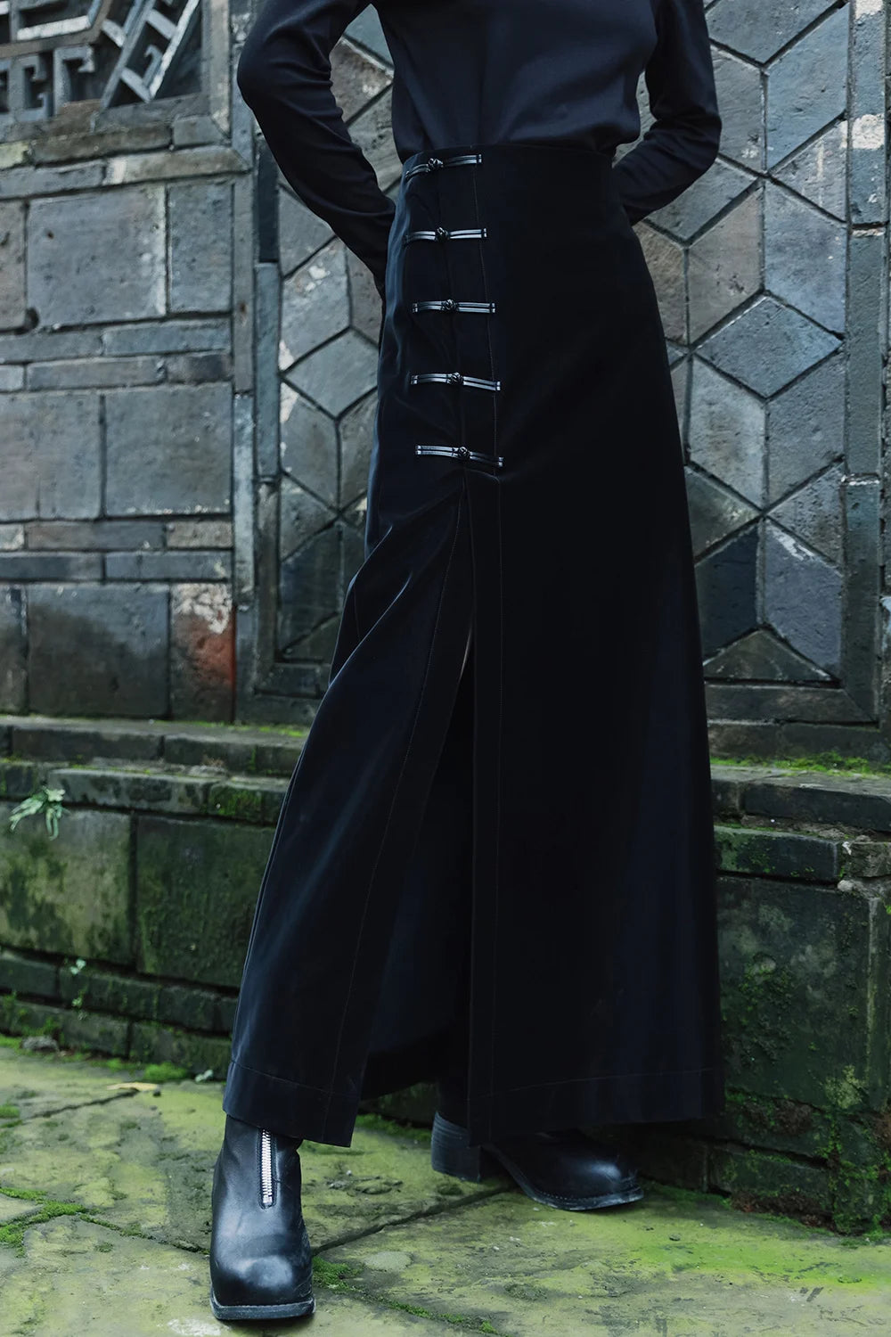 UMI MAO Dark Style Black Leather Pan Button Slit Drop Dress Women's 2023 Spring Dress New Skirts High Waist Leather Skirt