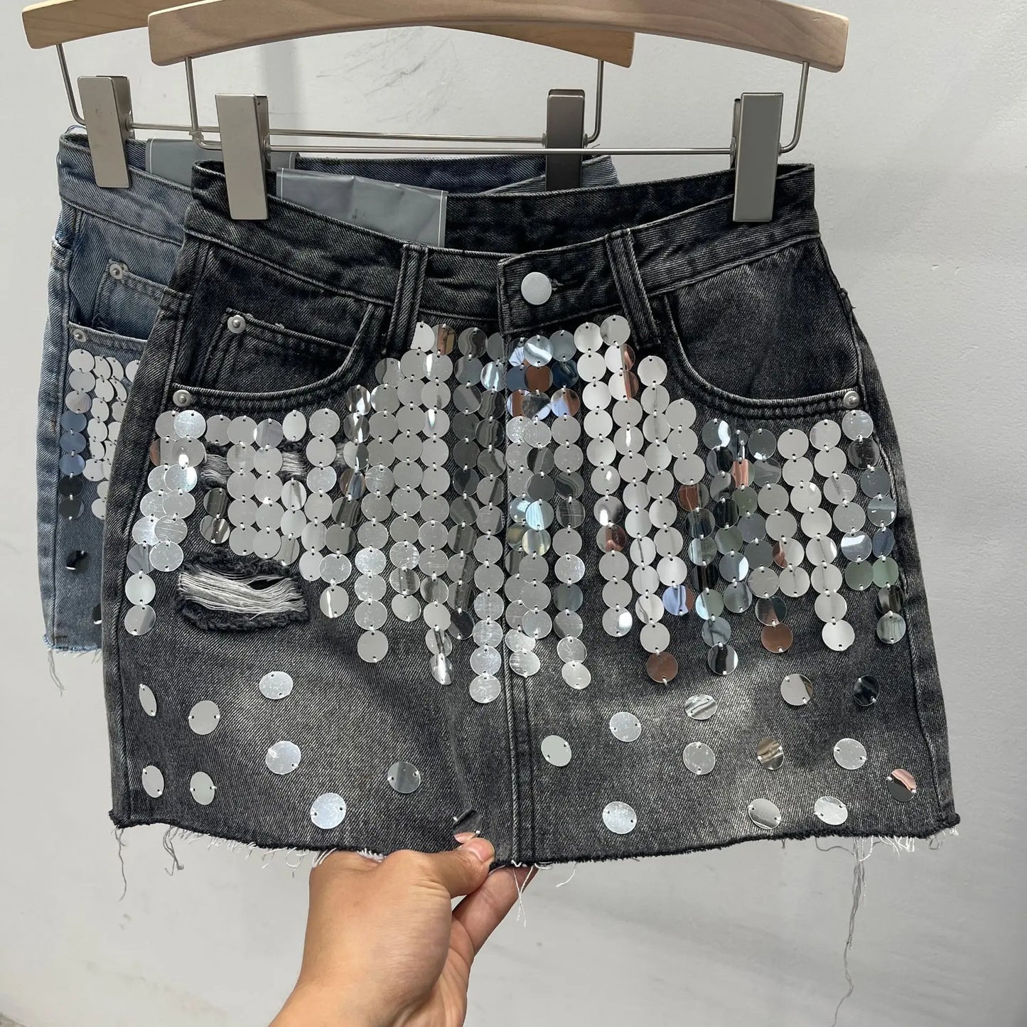 Black Skirt Korean Style Slimming Denim Skirt Women 2024 Summer New High Waist Fashionable Sequins Frayed A- Line Mini Skirts
