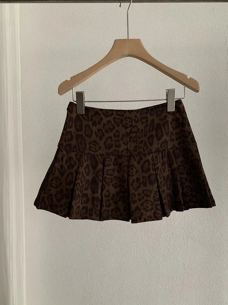 Oumale Pure Color Suede Mini Skirt Women's Autumn New Korean Style Slimming Anti-Light Pleated Short Skirt A- Line