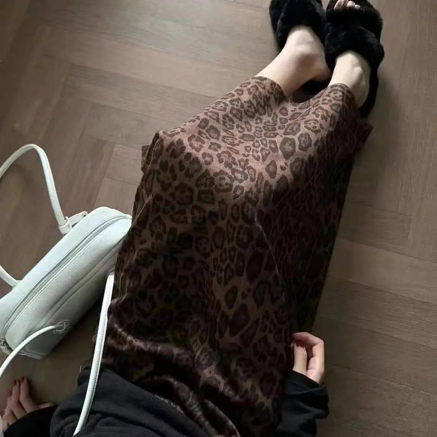 Leopard Print Midi Skirt for Women in Autumn and Winter Mid to Long, Elastic Waisted Retro Skirt All Match Long Skirt