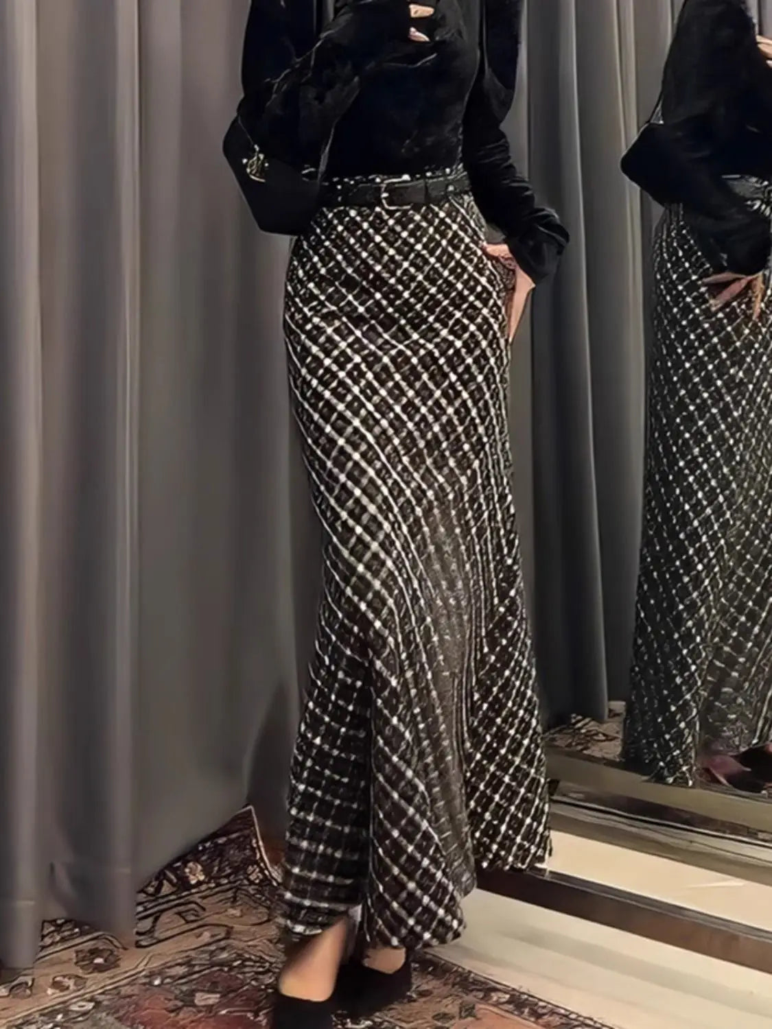 Fashion trend plaid thin high waist skirt women's 2025 autumn and winter new loose cover thin niche long skirt