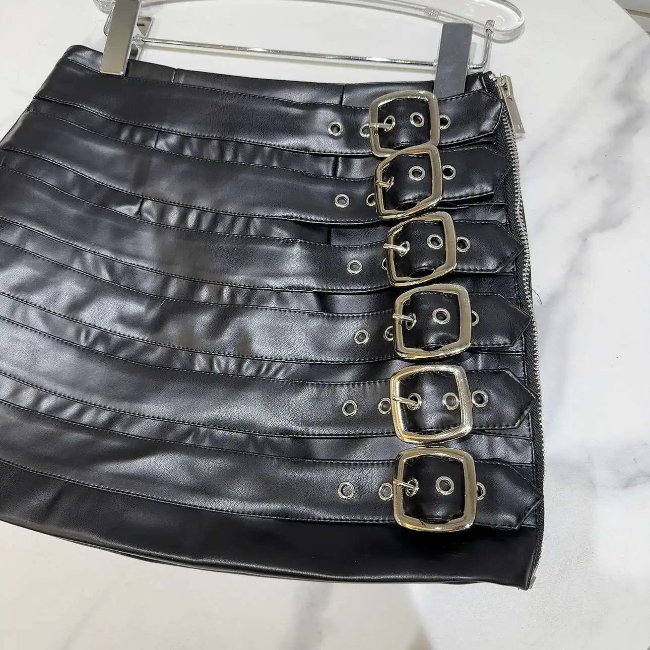 DEAT Trendy Women's Multi Belt PU Leather Mini Skirt 2024 Spring Fashion New Items High Waist Wrap Hip Skirts Female 11XX7390