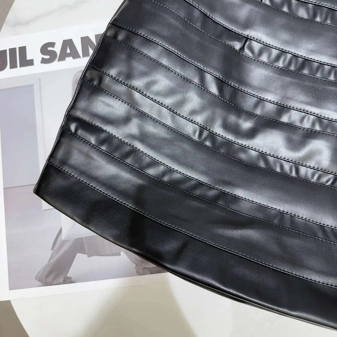 DEAT Trendy Women's Multi Belt PU Leather Mini Skirt 2024 Spring Fashion New Items High Waist Wrap Hip Skirts Female 11XX7390