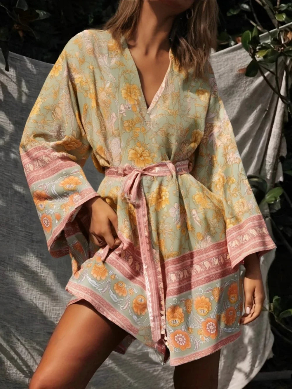 Boho Queens Multi Floral Print Sashes Short Kimono Women Bohemian V Neck Batwing Sleeves Rayon Robe Beach Bikini Cover-up