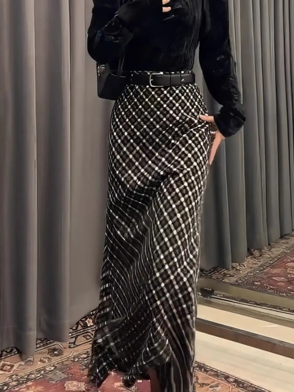 Fashion trend plaid thin high waist skirt women's 2025 autumn and winter new loose cover thin niche long skirt