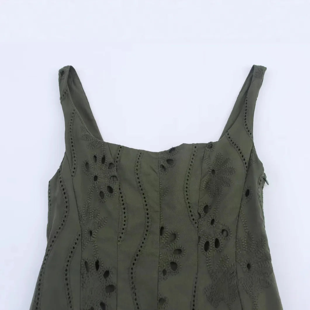 Women Embroidered Hollow A-line Dress Retro Lapel Backless Sleeveless High Waist Pleated Side Zipper Solid Color Midi Dress