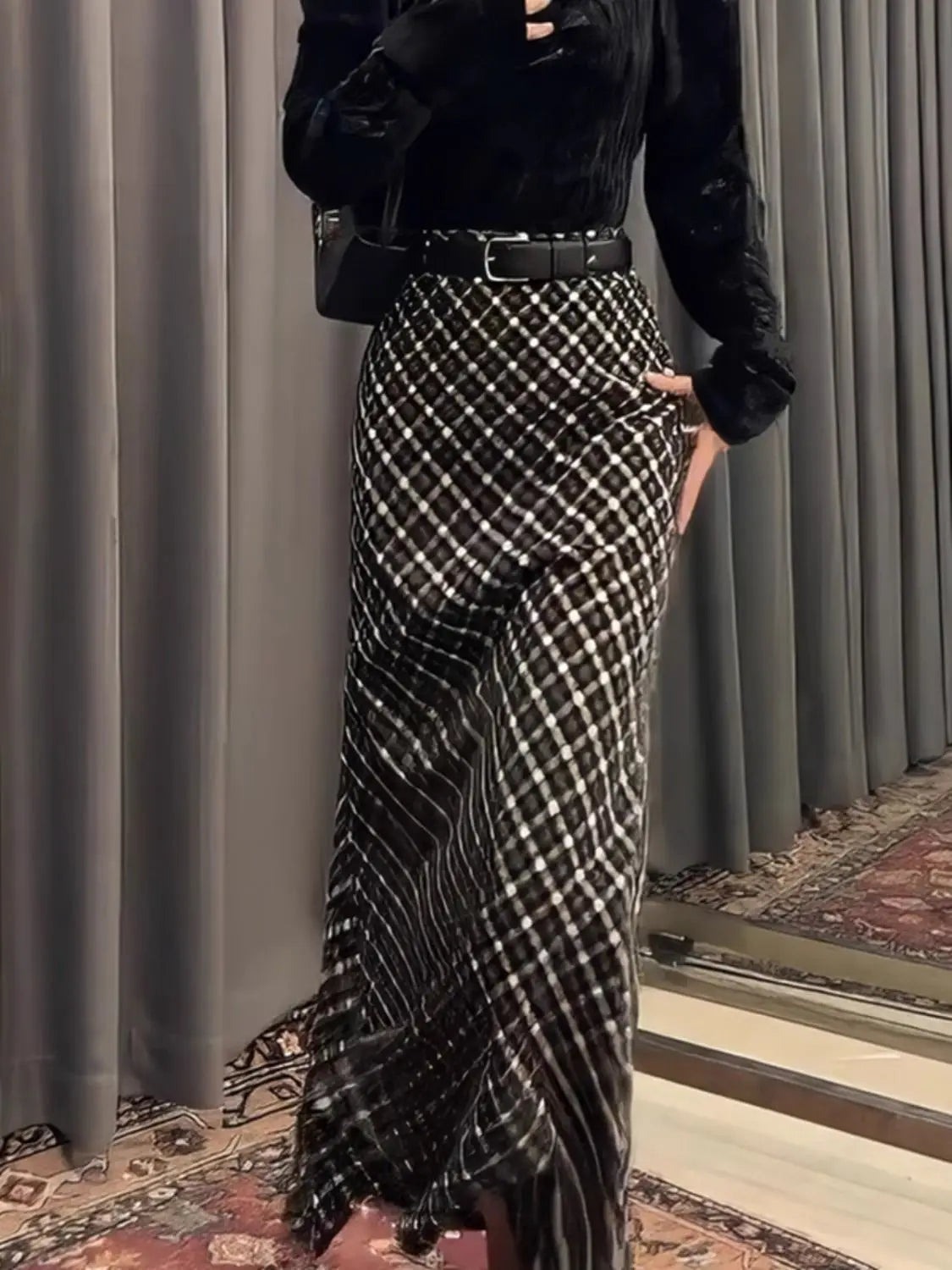 Fashion trend plaid thin high waist skirt women's 2025 autumn and winter new loose cover thin niche long skirt