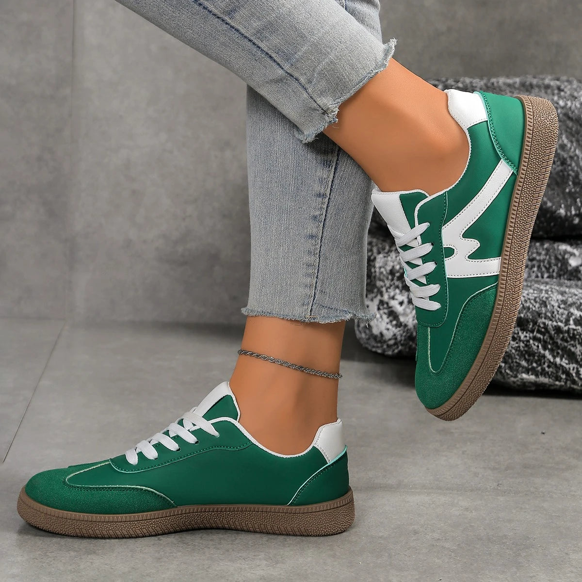 Lightweight Comfortable Sneakers for Women Fashion Striped Lace Up Sports Shoes Woman Casual Breathable Green Sneakers Plus Size