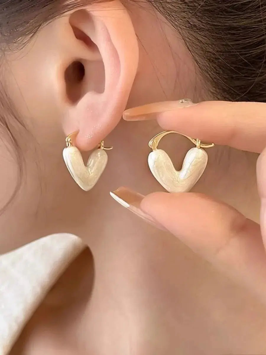 2pc Heart Golden Alloy Earrings Drip Glaze Process Imitation Pearl Color Beautiful Women's New Advanced Sense Y2k Unique Sexy
