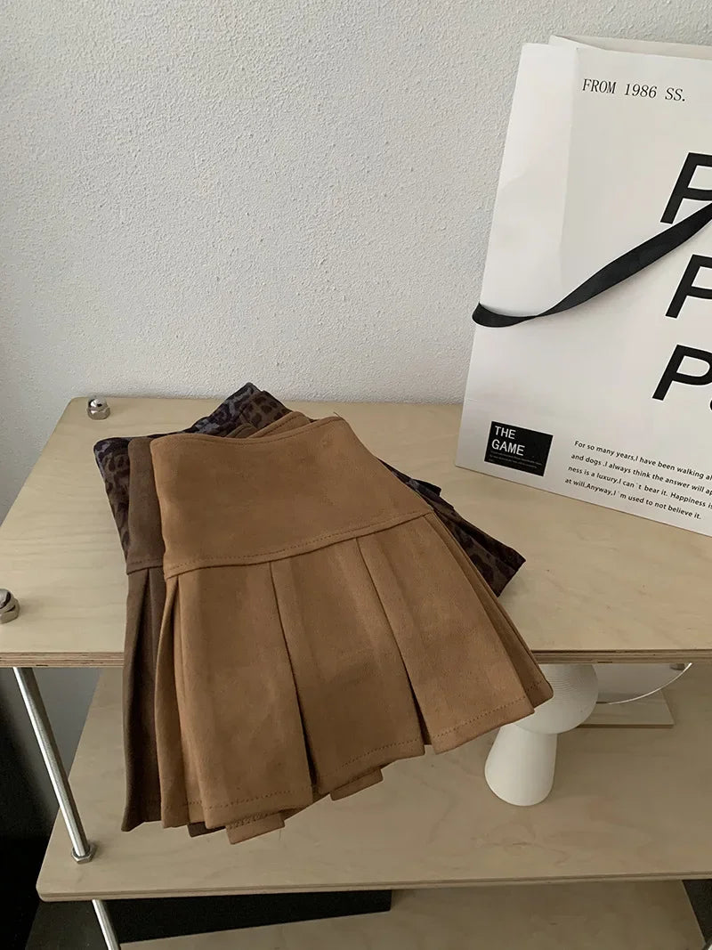 Oumale Pure Color Suede Mini Skirt Women's Autumn New Korean Style Slimming Anti-Light Pleated Short Skirt A- Line
