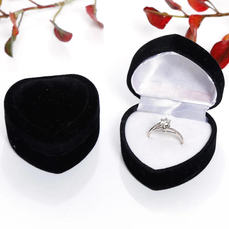 New Creative Heart Shaped Velvet Ring Box Jewelry Packaging Storage Box Propose Marriage Wedding Ring Organizer Display Case