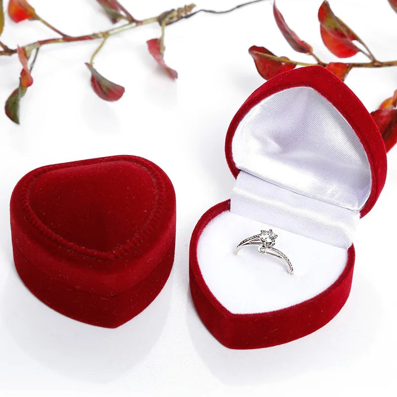 New Creative Heart Shaped Velvet Ring Box Jewelry Packaging Storage Box Propose Marriage Wedding Ring Organizer Display Case