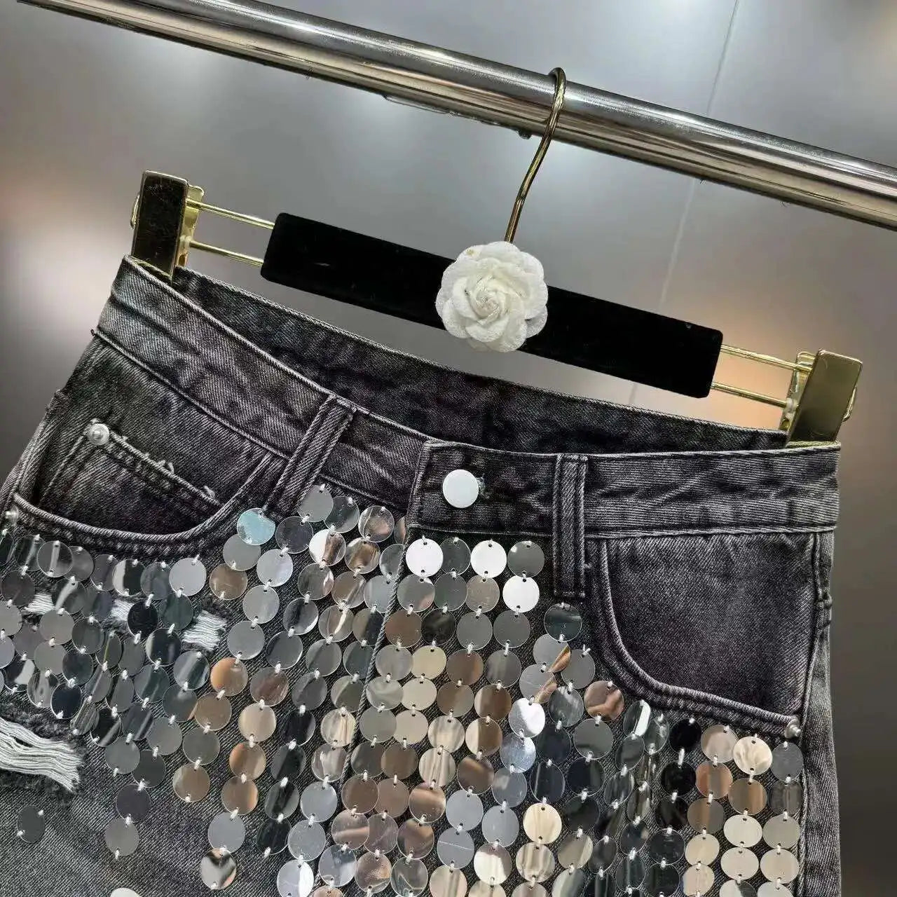 DEAT Sequins Decoration Denim Skirts For Women 2024 Summer New Items High Waist Wrap Hip Skirt Female Trendy Fashion 29L7154