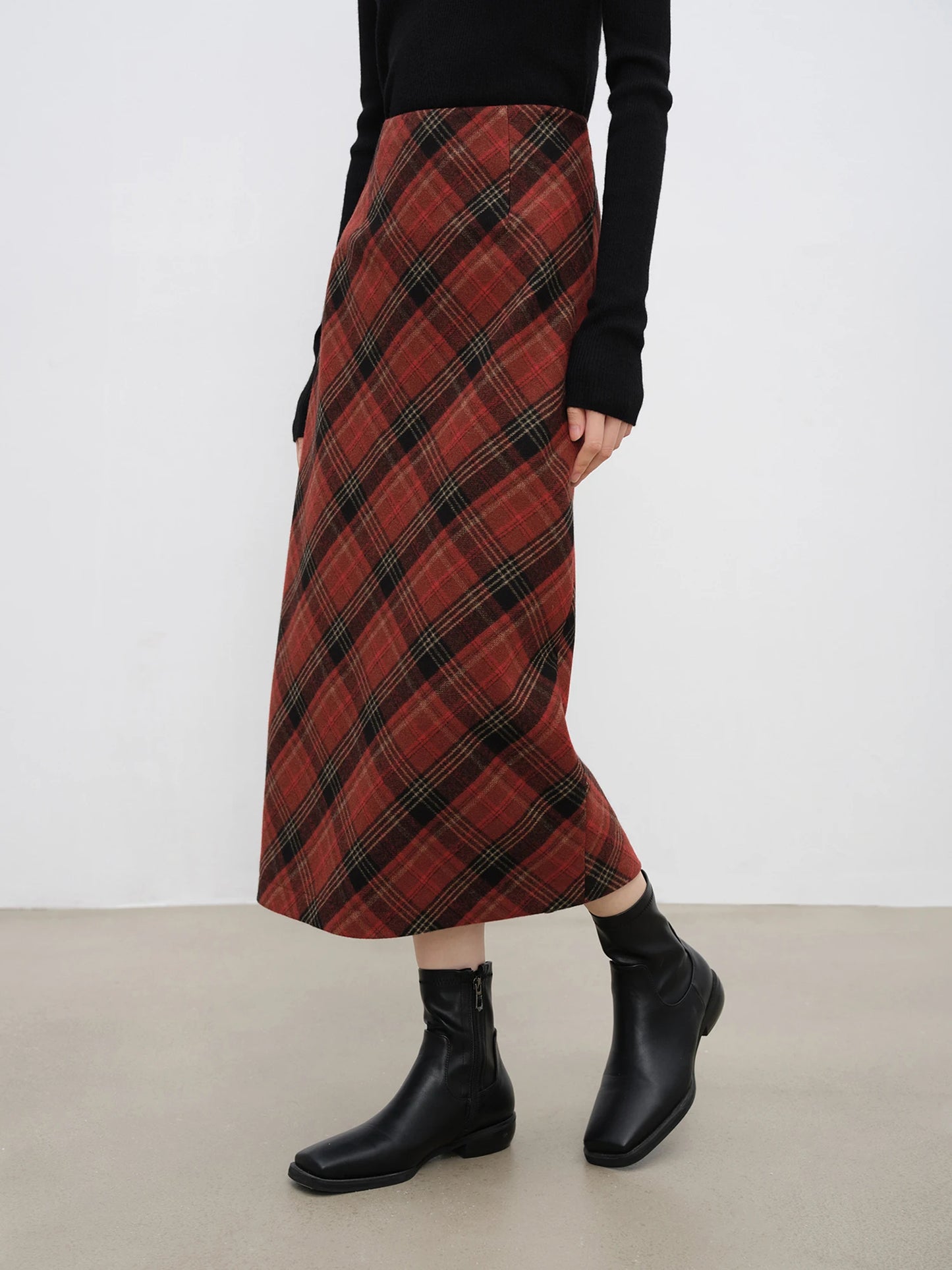 ZIQIAO Petite Size Retro Red Plaid Straight Tube Skirt for Women 2024 Winter New High Waisted Mid Length Skirt 24ZQ94351