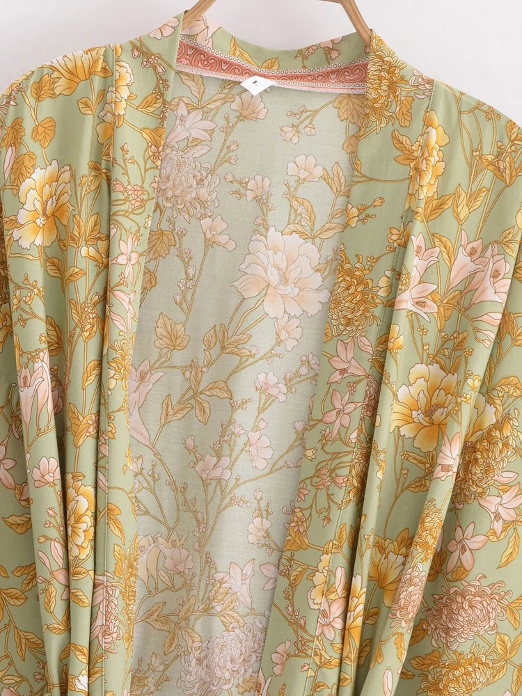 Boho Queens Multi Floral Print Sashes Short Kimono Women Bohemian V Neck Batwing Sleeves Rayon Robe Beach Bikini Cover-up