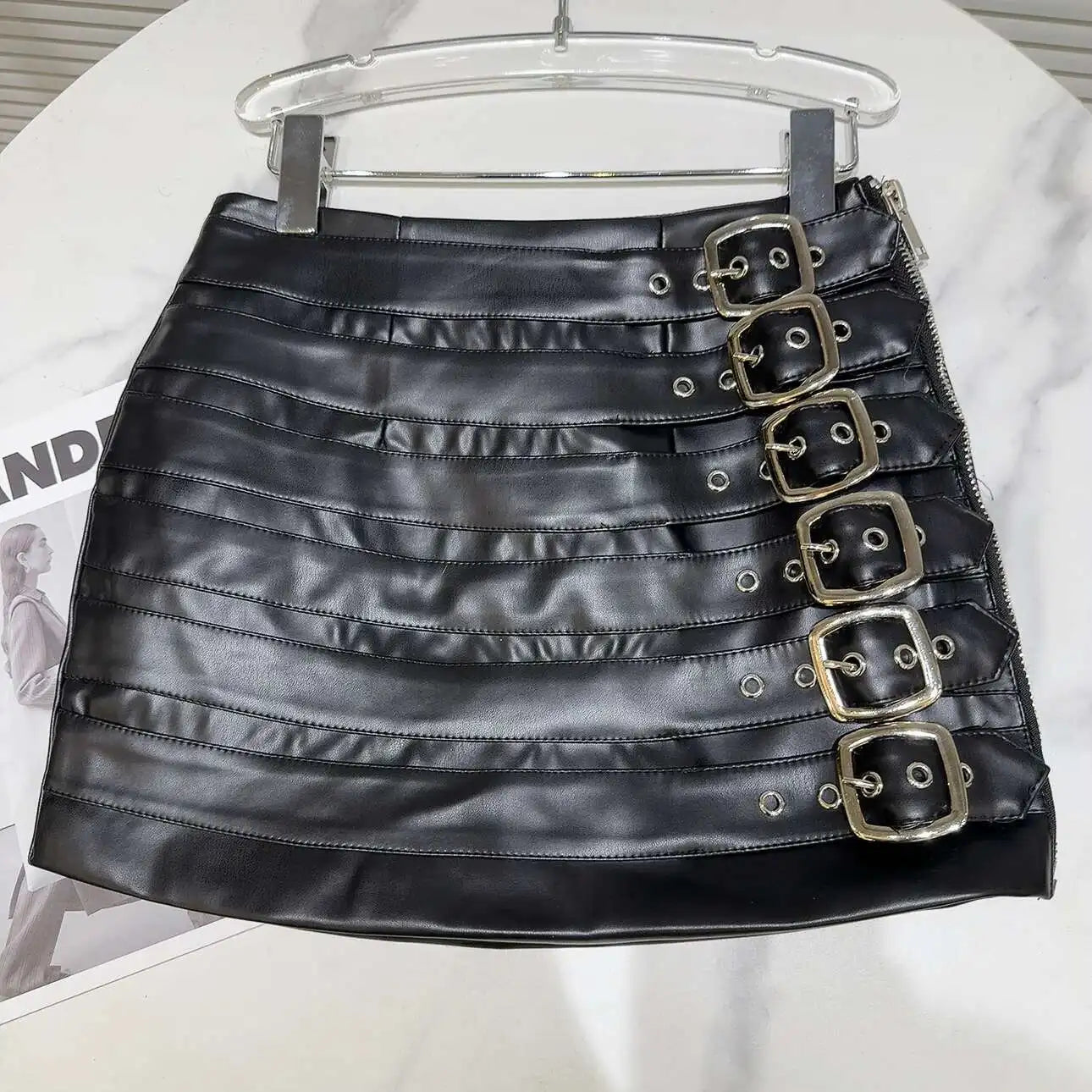 DEAT Trendy Women's Multi Belt PU Leather Mini Skirt 2024 Spring Fashion New Items High Waist Wrap Hip Skirts Female 11XX7390
