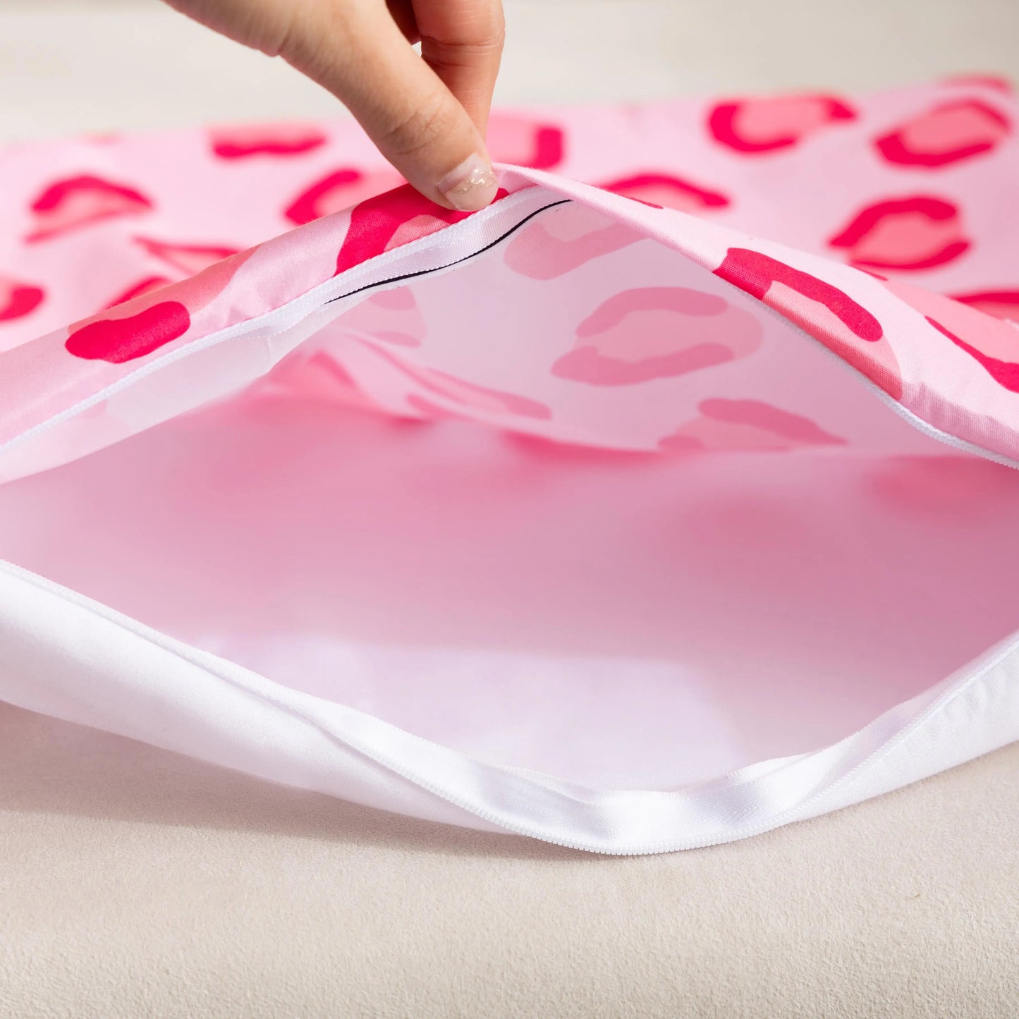 Red Christmas Pillow Cover Winter Snowflake Cushion Covers Spandex Machine Washable For Holiday Party Gift Giving