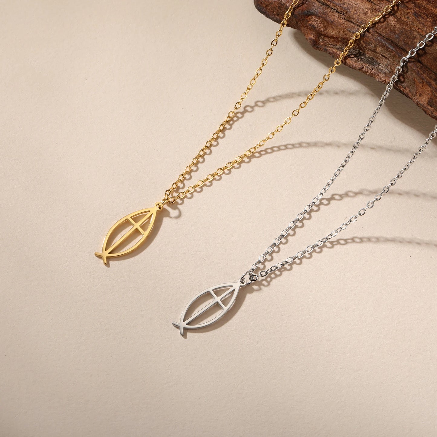 LIKGREAT Christian Jesus Fish Pendant Necklace for Women Stainless Steel Ichthys Faith Pray Choker Jewelry Valentine's Day Gifts