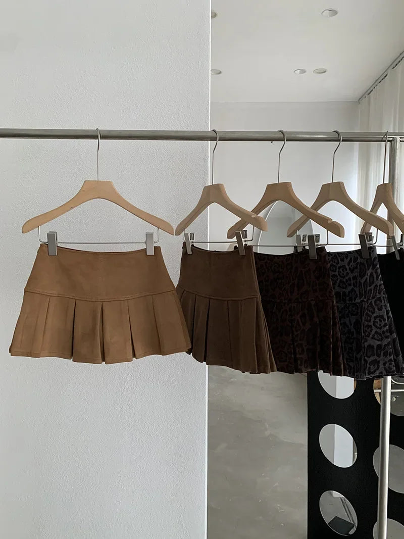 Oumale Pure Color Suede Mini Skirt Women's Autumn New Korean Style Slimming Anti-Light Pleated Short Skirt A- Line