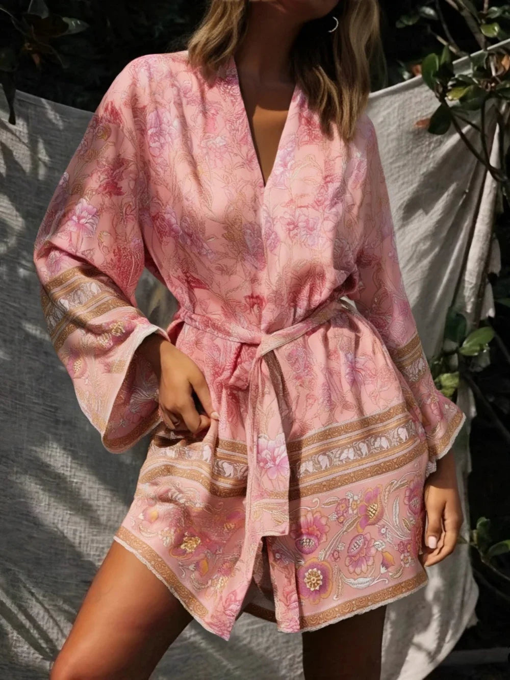 Boho Queens Multi Floral Print Sashes Short Kimono Women Bohemian V Neck Batwing Sleeves Rayon Robe Beach Bikini Cover-up