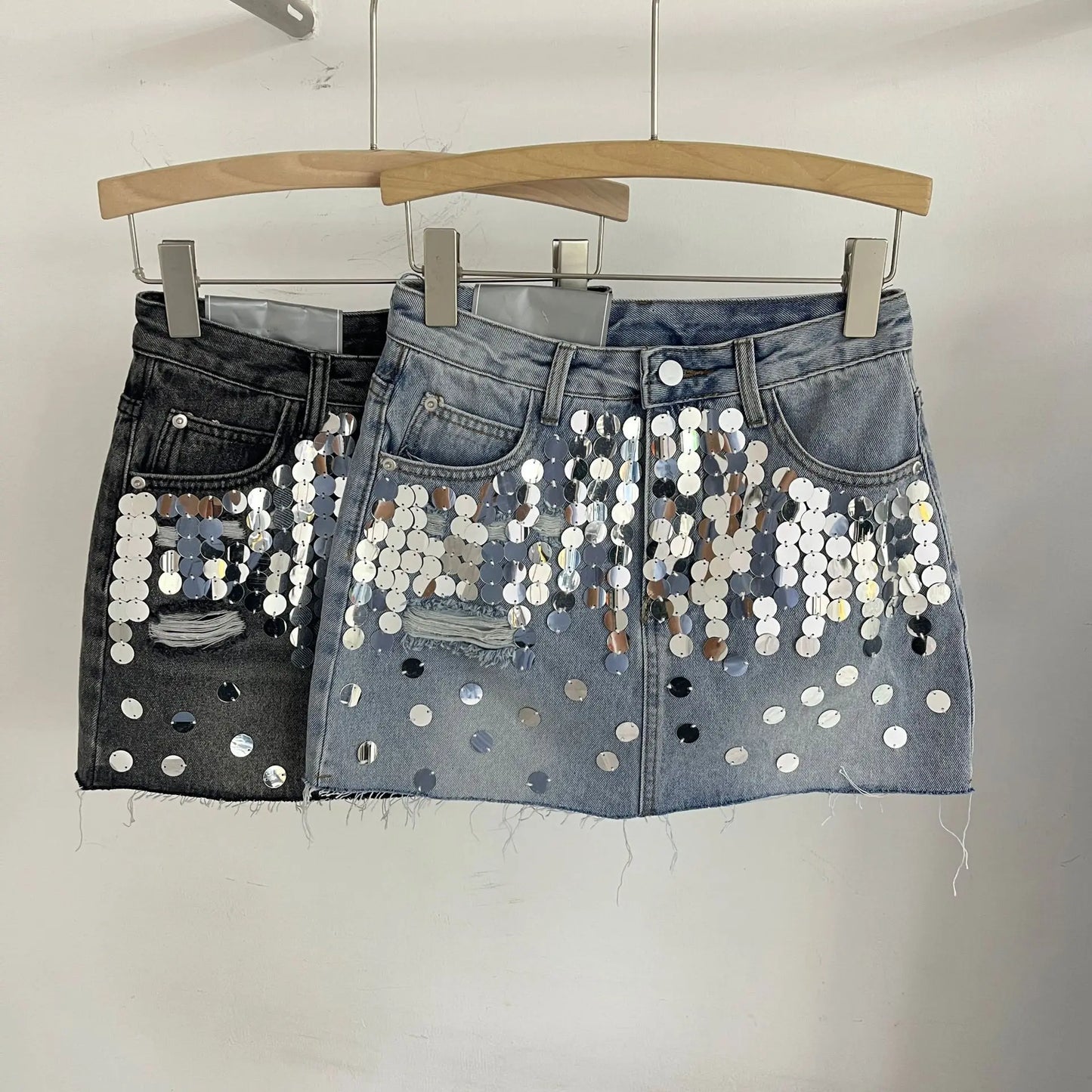 Black Skirt Korean Style Slimming Denim Skirt Women 2024 Summer New High Waist Fashionable Sequins Frayed A- Line Mini Skirts