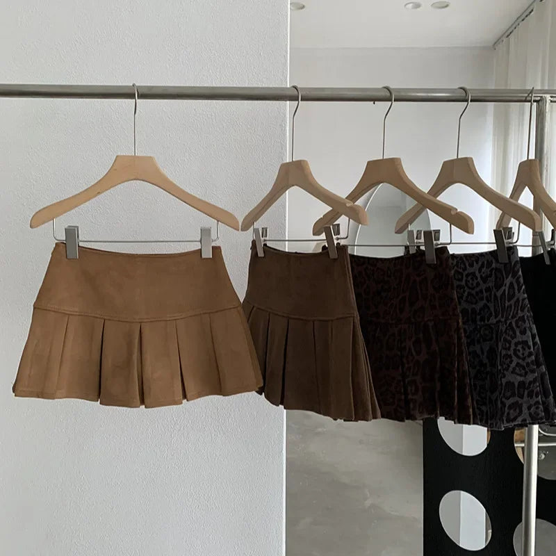 Oumale Pure Color Suede Mini Skirt Women's Autumn New Korean Style Slimming Anti-Light Pleated Short Skirt A- Line