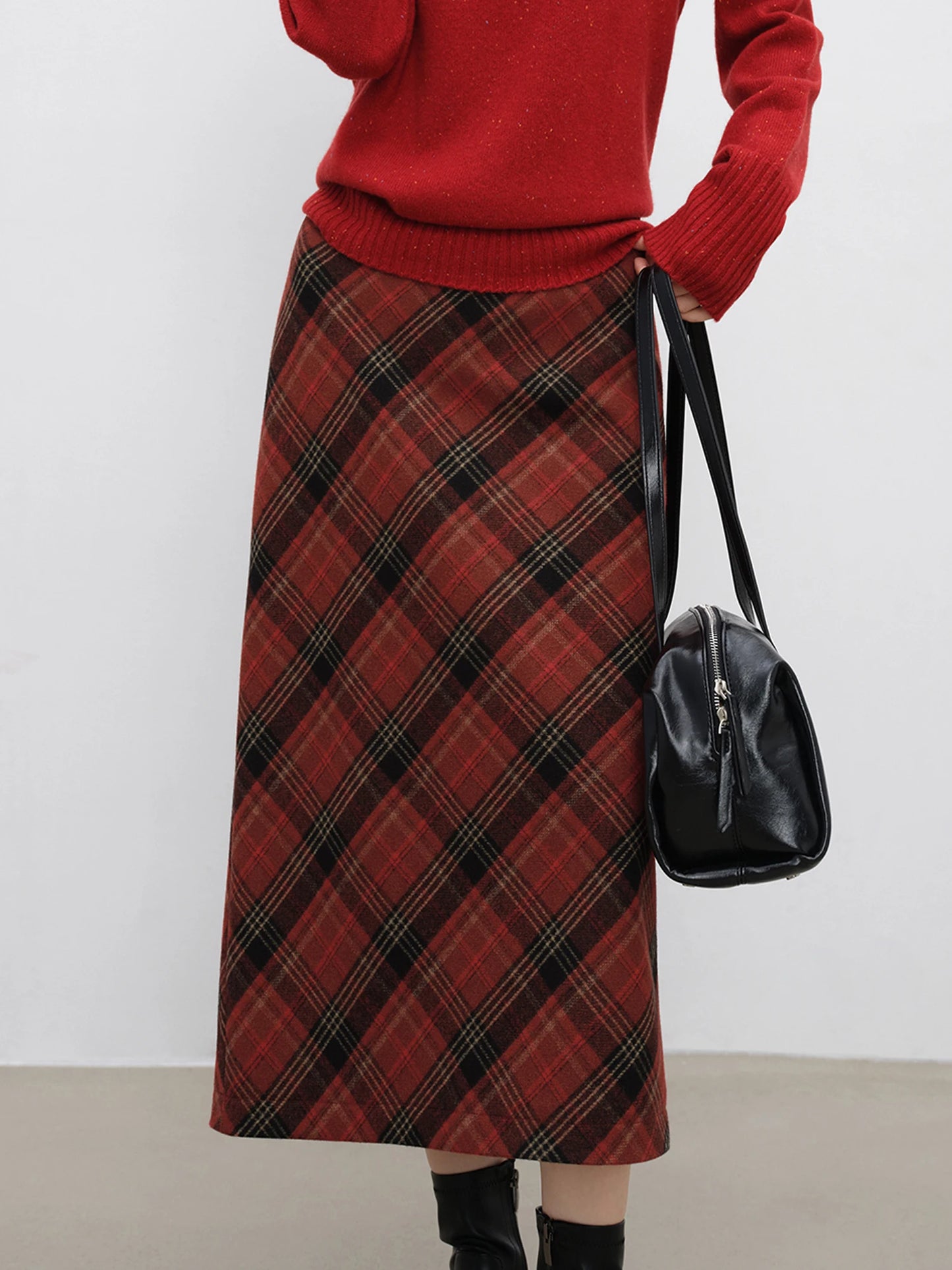 ZIQIAO Petite Size Retro Red Plaid Straight Tube Skirt for Women 2024 Winter New High Waisted Mid Length Skirt 24ZQ94351