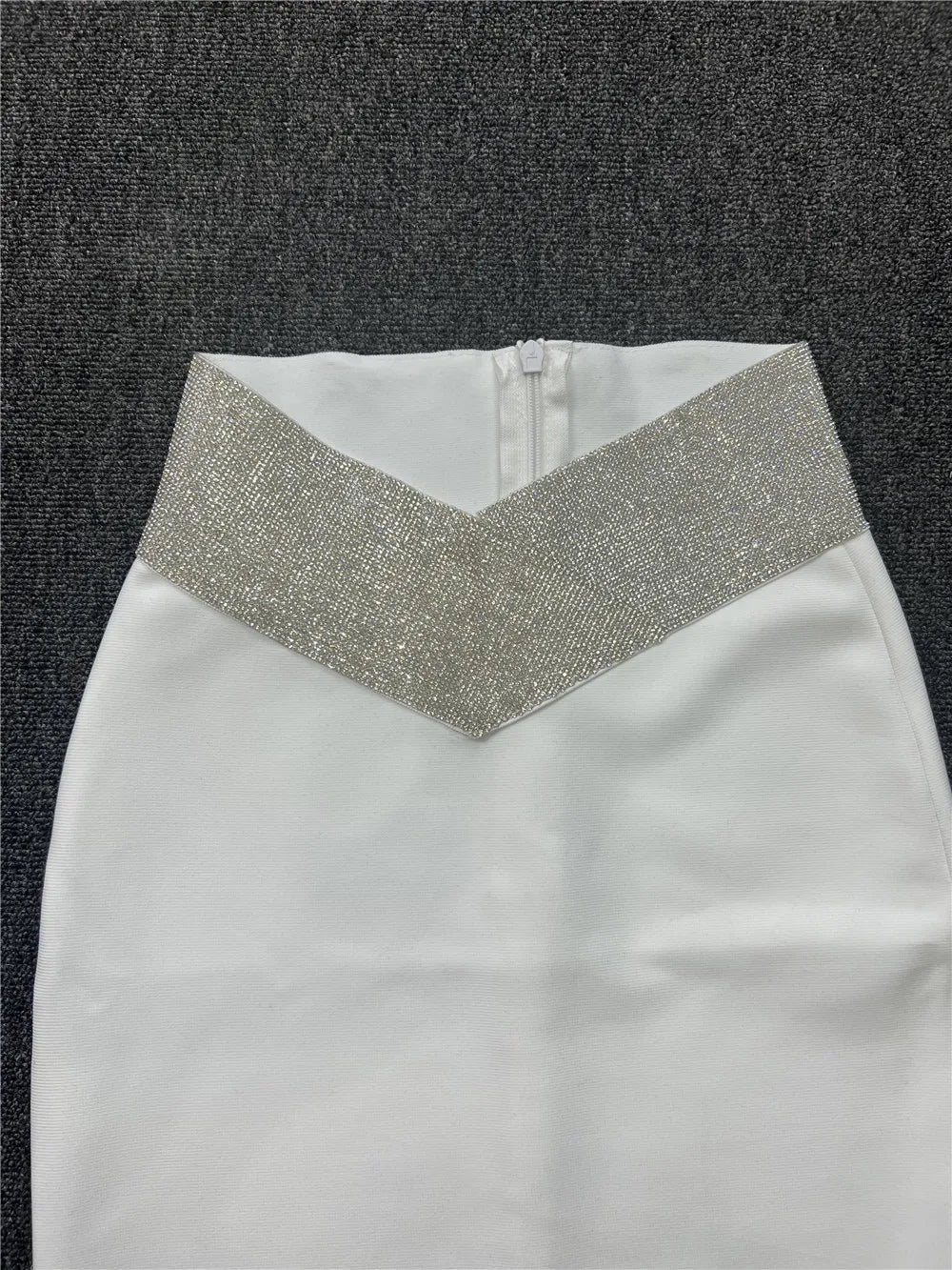 5 Colors Long Bandage Skirts Womens 2022 Luxury Diamonds Beading Waist Knee Length Elegant Formal Party Pencil Skirt Winter Wear