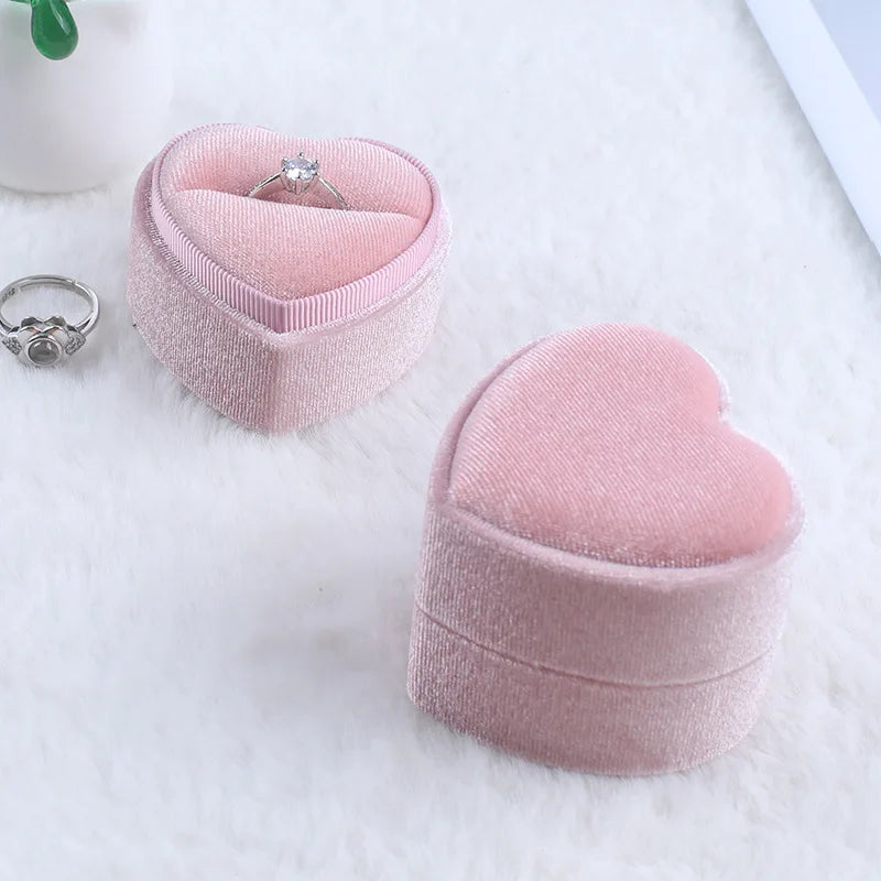 New Creative Heart Shaped Velvet Ring Box Jewelry Packaging Storage Box Propose Marriage Wedding Ring Organizer Display Case